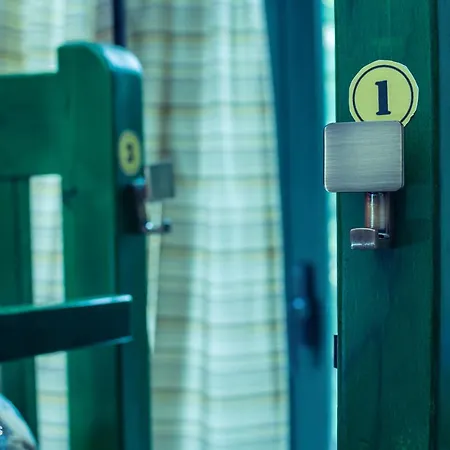 トリップンホステル ホステル ティラナ