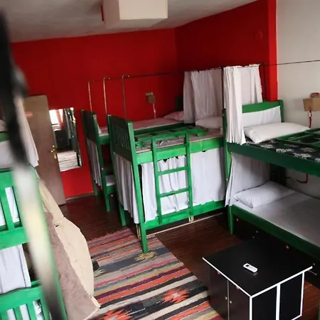 Trip'n'hostel אכסניה טיראנה